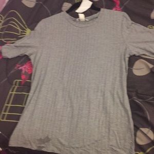 Gray short sleeve shirt